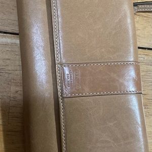 Coach wallet 7.5 “ wide 4.5”tall